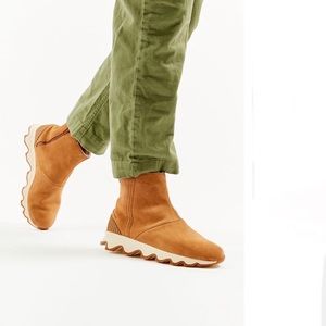 Sorel Kinetic Short Boot Size 8.5